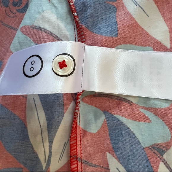 UntuckIt for her Cotton Button Front Faye Dress in Blue, Red, White Floral, 4 - Picture 13 of 14